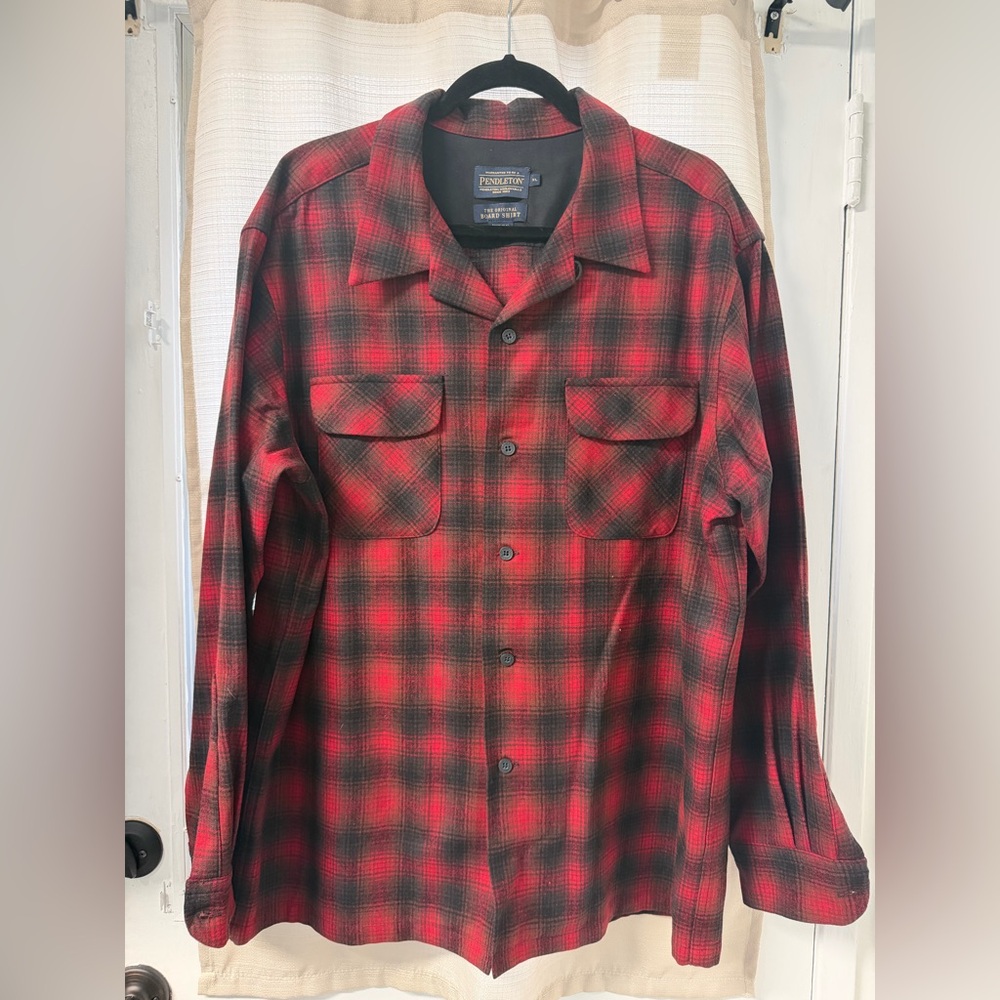 Pre-Owned Men’s Pendleton Board long sleeve shirt. Size XL.